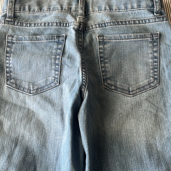 Hi, selling these incredible jeans for kids in size S. - Picture 6 of 7